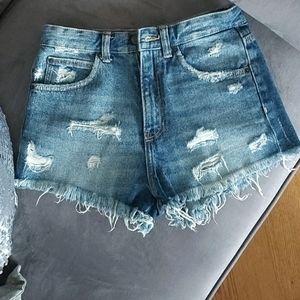 Zara Denim Shorts🛍